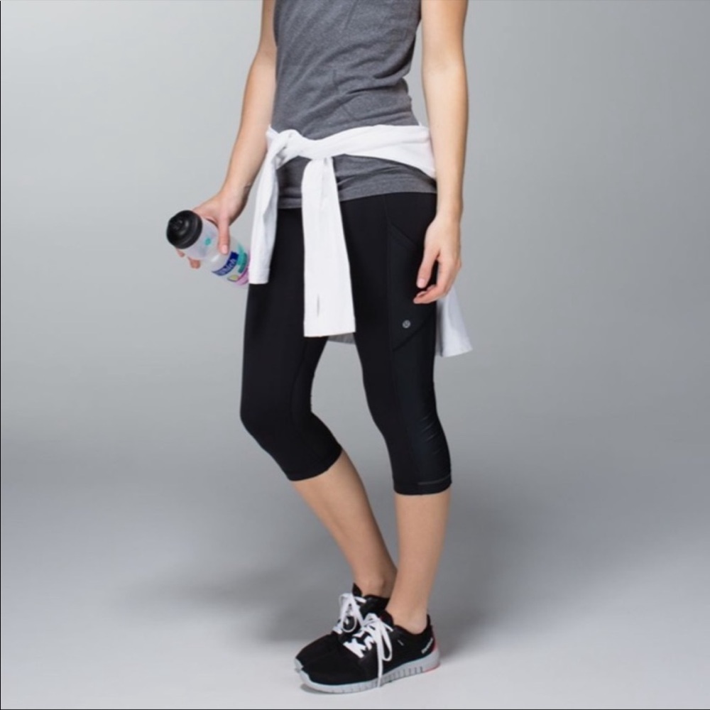 Lululemon- Black Cut The Crop Size 2